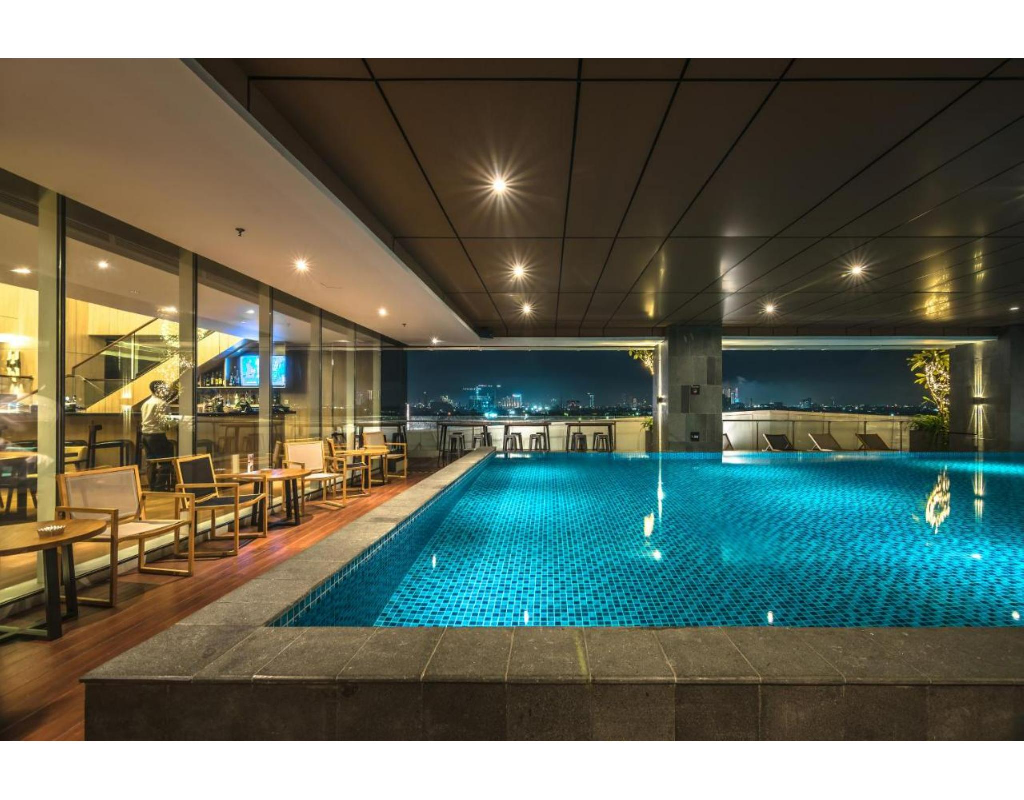 Oakwood Hotel & Residence Surabaya Esterno foto
