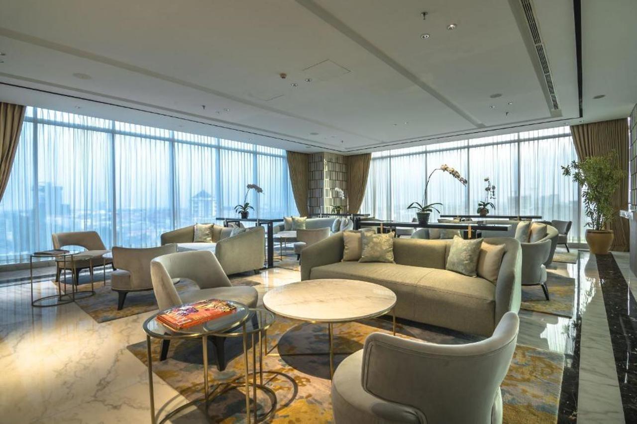 Oakwood Hotel & Residence Surabaya Esterno foto