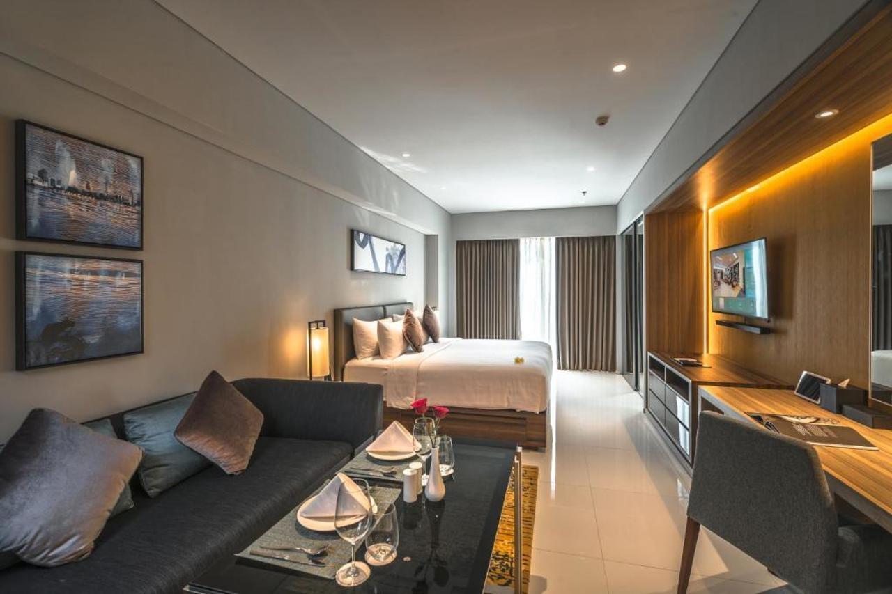 Oakwood Hotel & Residence Surabaya Esterno foto