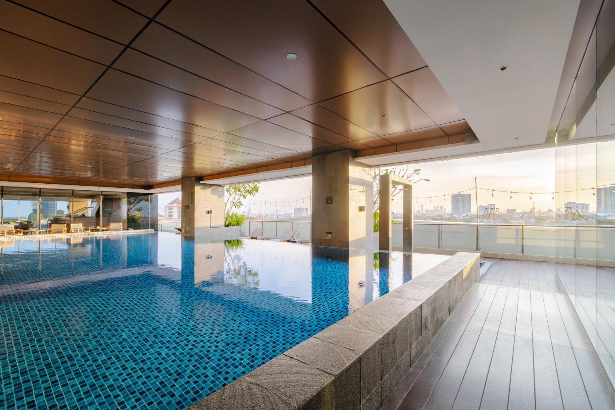 Oakwood Hotel & Residence Surabaya Esterno foto